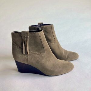 Cole Haan Elsie Detail Brown Suede Stacked Wedge Boots size 8